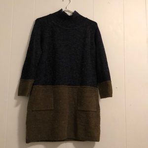 Two tone sweater dress with pockets